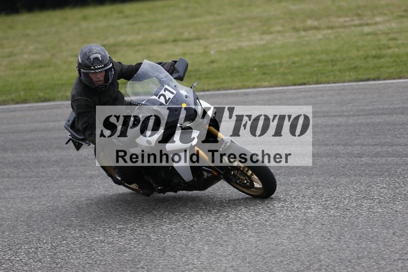 Archiv-2025/10 23.04.2025 Cornu Master School ADR/rot-rouge/21